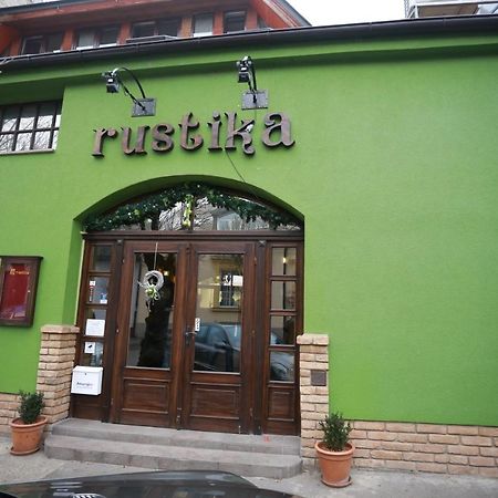 Rustika Sobe Bed & Breakfast Осиек Екстериор снимка